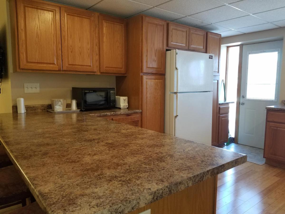 Amber'S Inn And Suites Wisconsin Dells Bagian luar foto