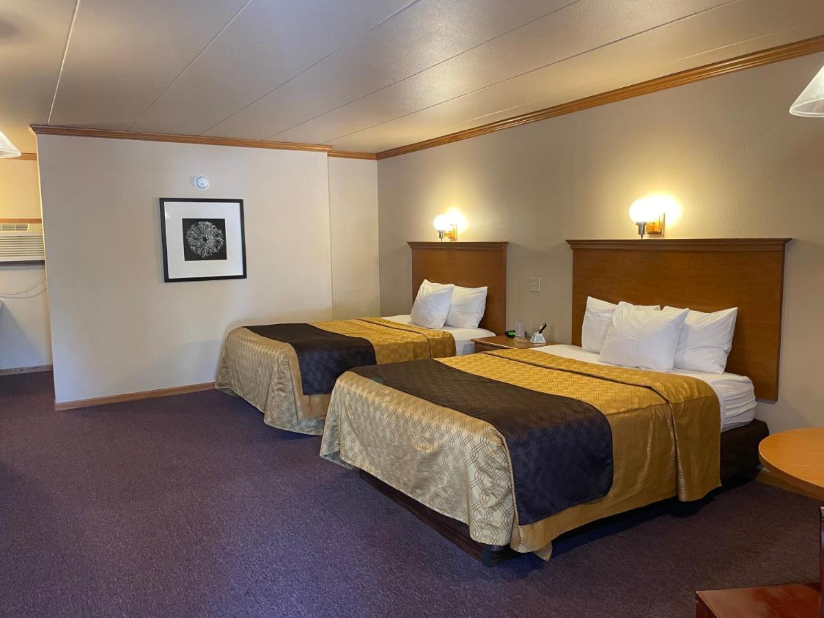 Amber'S Inn And Suites Wisconsin Dells Bagian luar foto