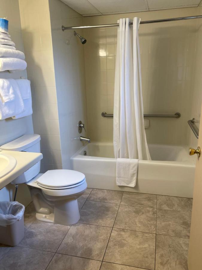 Amber'S Inn And Suites Wisconsin Dells Bagian luar foto
