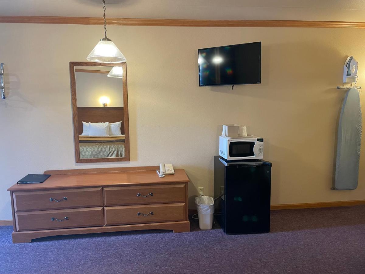 Amber'S Inn And Suites Wisconsin Dells Bagian luar foto