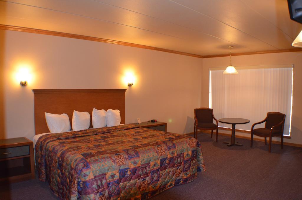 Amber'S Inn And Suites Wisconsin Dells Ruang foto